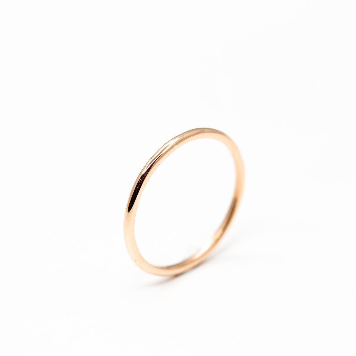 Alliance d'union très fine classique femme pour mariage en or rouge recyclé 18 carats + prime Fairmined, fabriquée à Paris à la main par nos joailliers