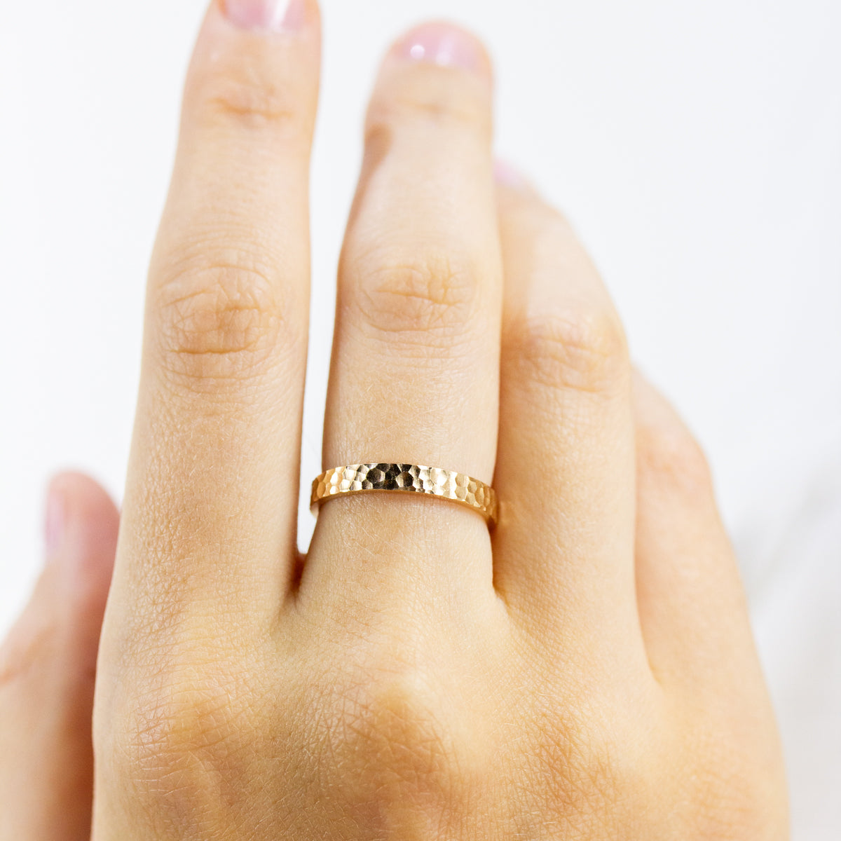 Alliance martelée originale mixte, en or recyclé 18 carats made in Paris