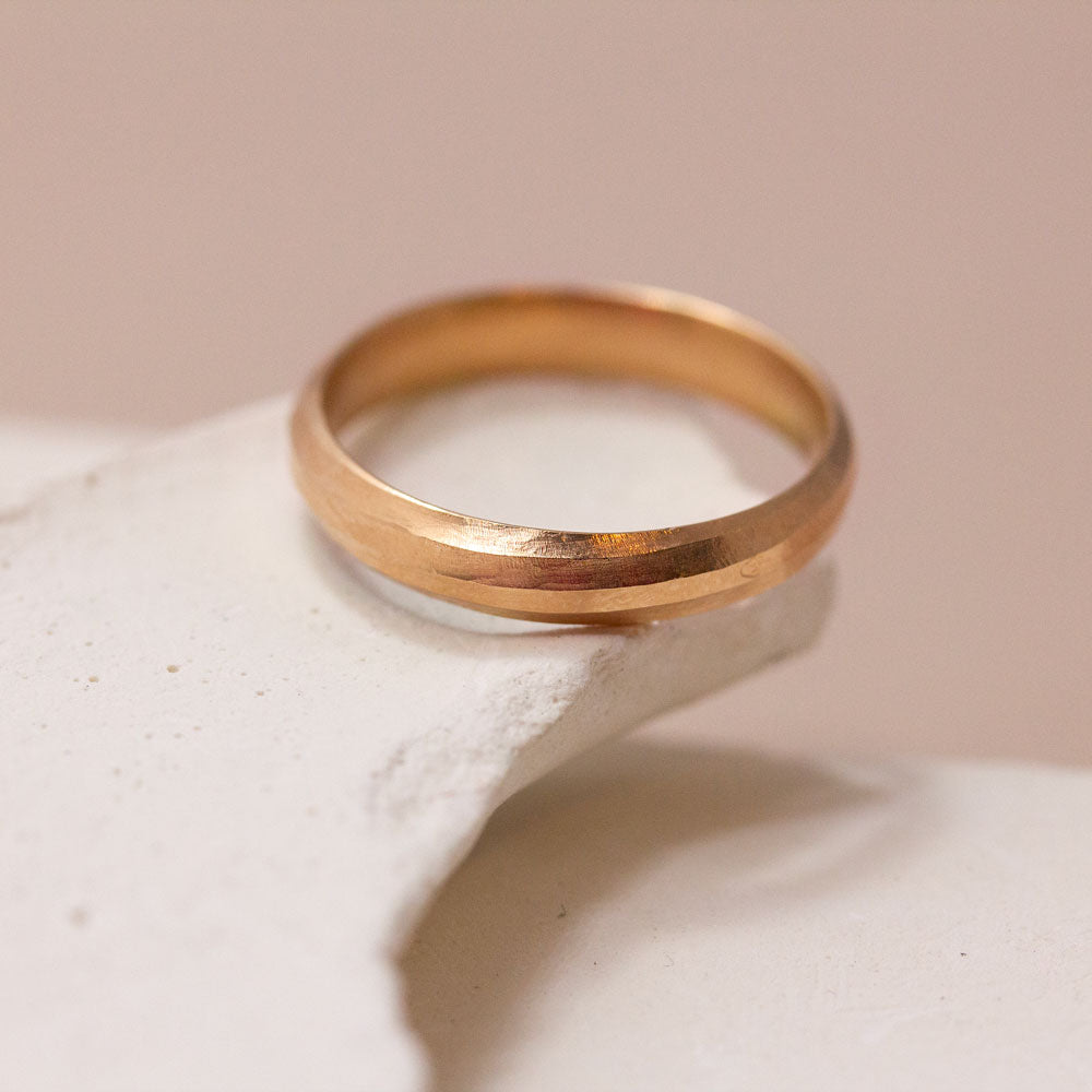 Alliance mixte En Chemin 4mm demi-jonc mariage en or rouge 18 carats Fairmined.