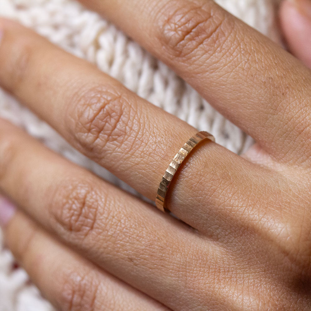 Bague en or jaune éthique Fairmined.