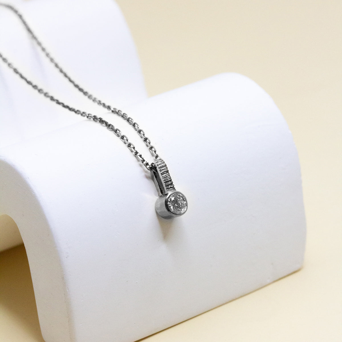 Pendentif Bonnie Isandre - diamant 4 mm