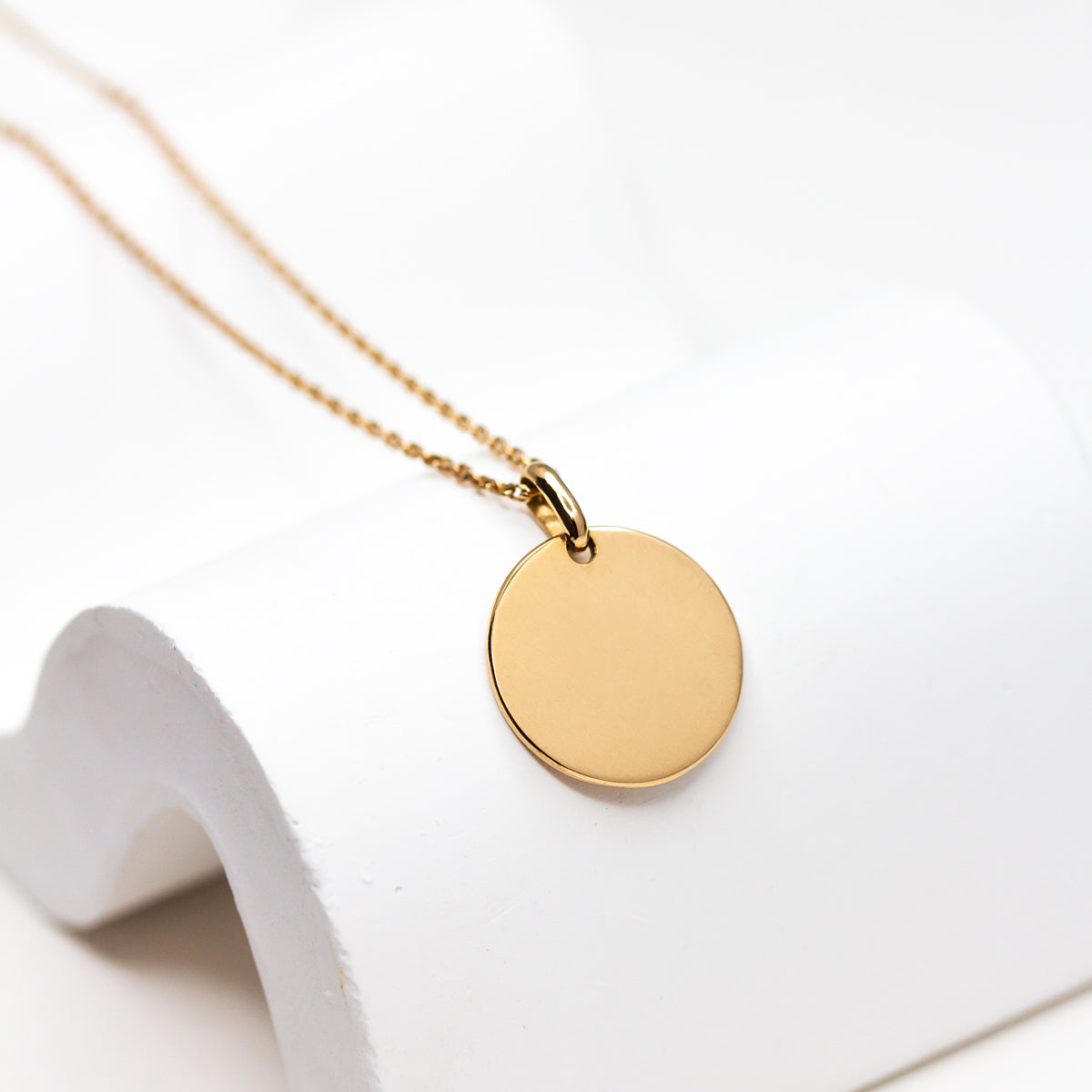 Médaille ronde à personnaliser en or jaune éthique 18 carats Fairmined