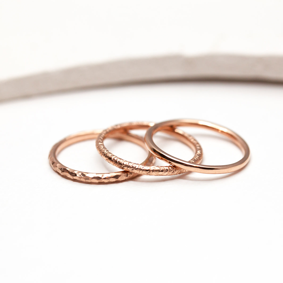 Bagues à porter en accumulation pour un look affirmé.