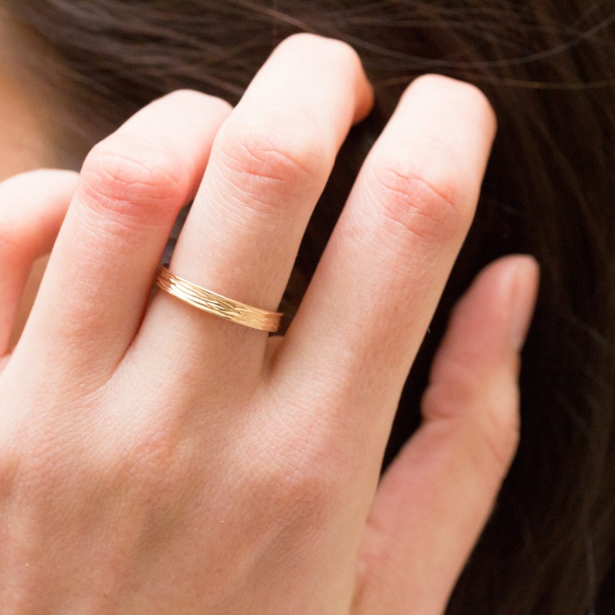 Alliance Amandier - ruban 3 mm réalisée en or rose-champagne 18 carats Fairmined à Paris