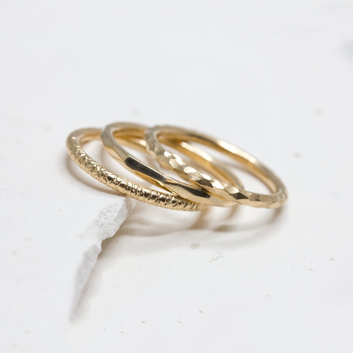 Bague éthique artisanale en or rose 18 carats Fairmined, made in Paris.