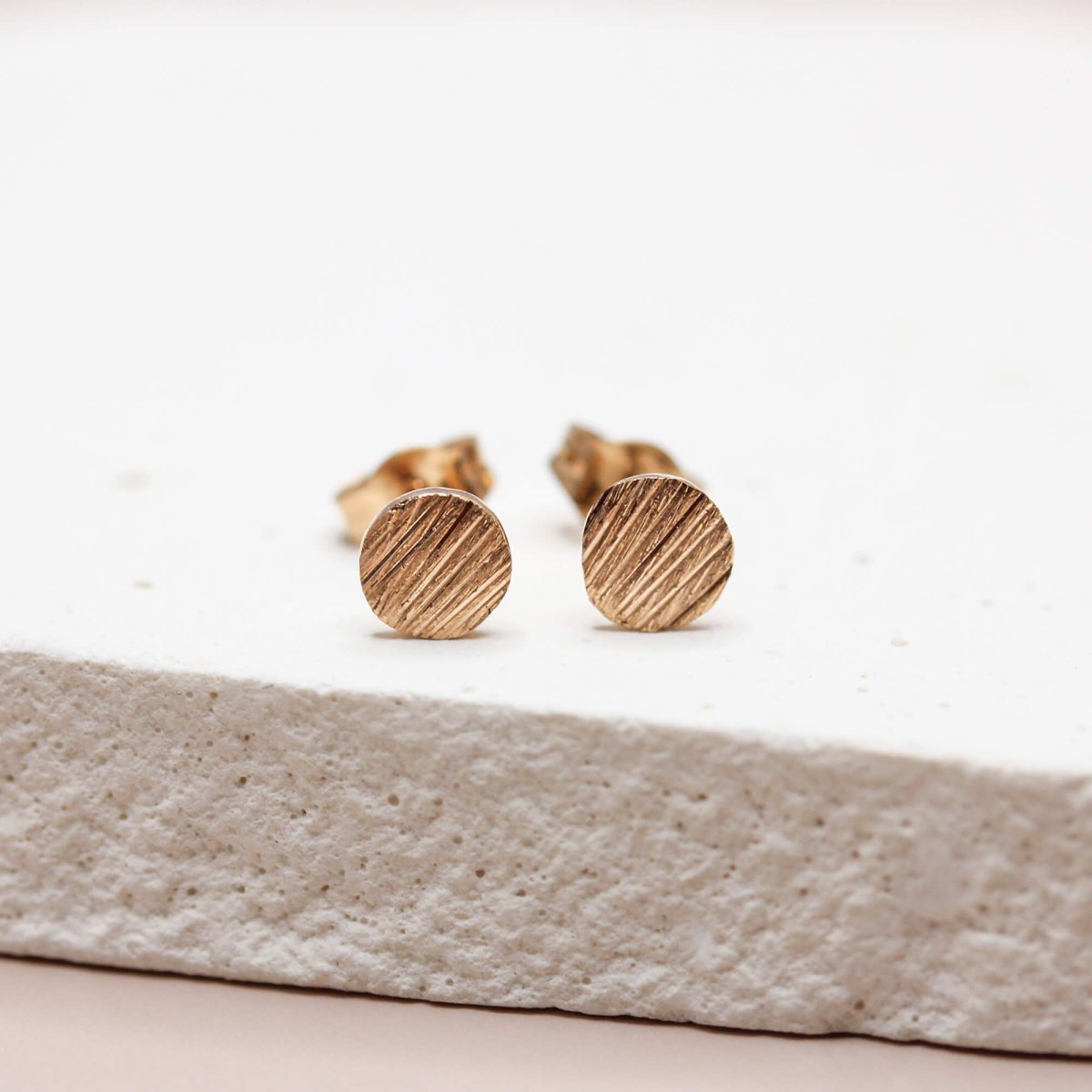 Boucles d'oreille en or rouge équitable 18 carats Fairmined.