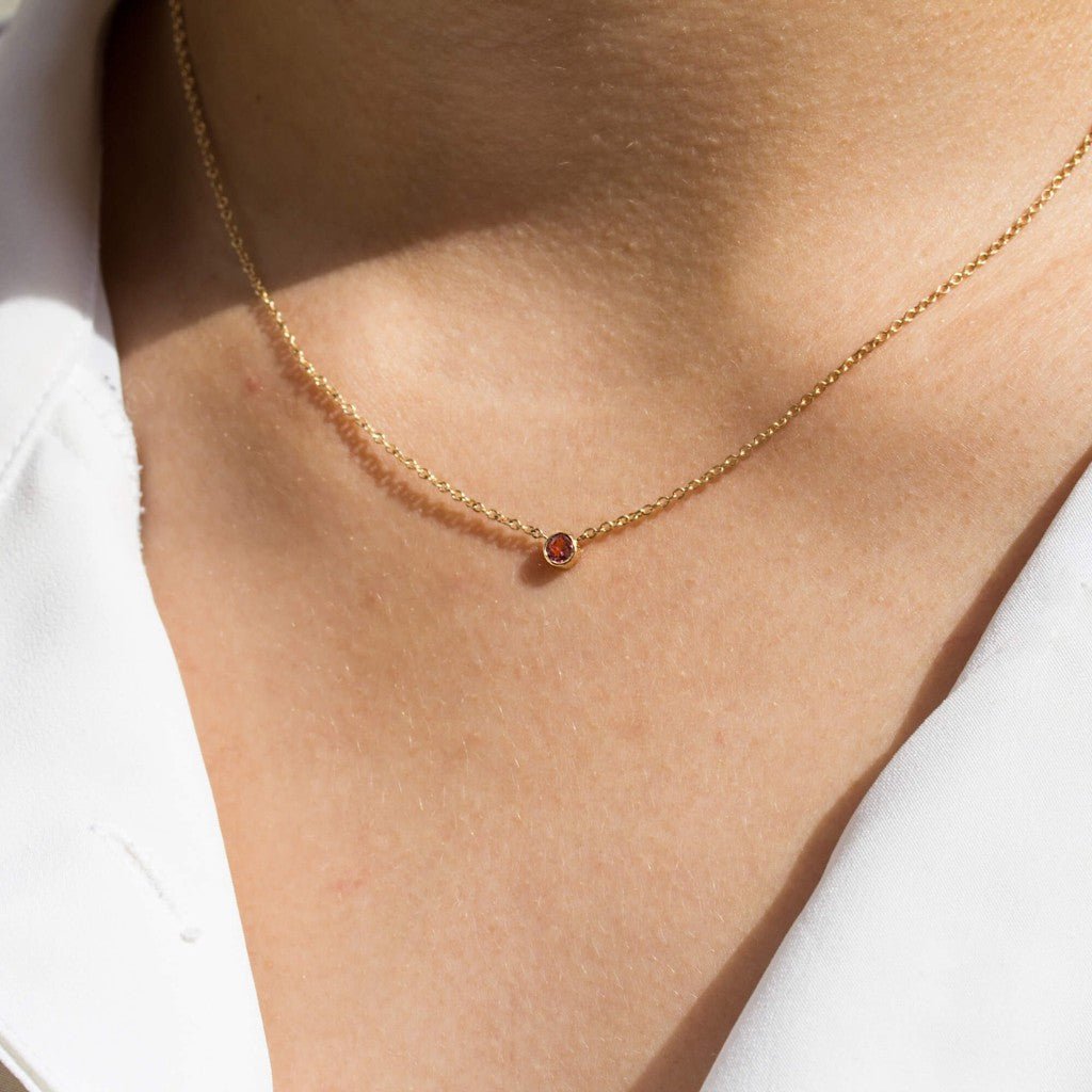 Collier orné d'une tourmaline rose en or rose-champagne 18 carats Fairmined. Joaillerie éthique et artisanale.