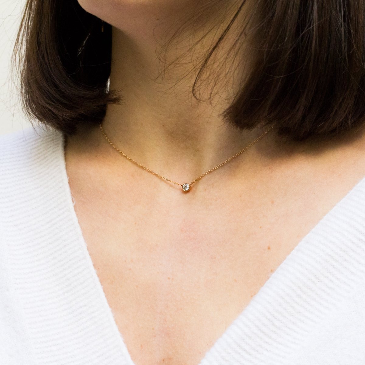 Collier diamant artisanal fabriqué à Paris dans notre atelier de joaillerie éthique.