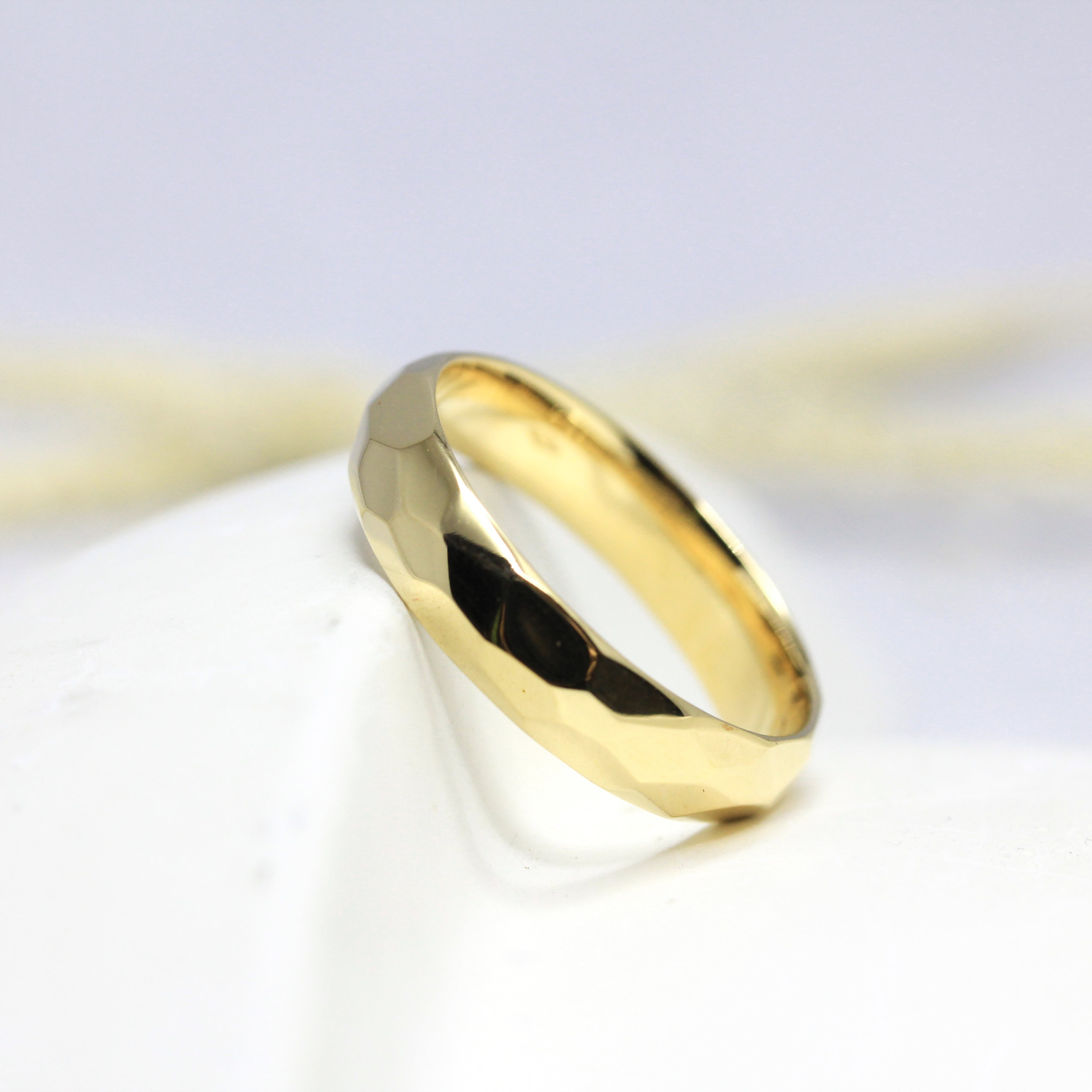 Alliance Isilde - bombée 5 mm réalisée en or jaune 18 carats Fairmined à Paris