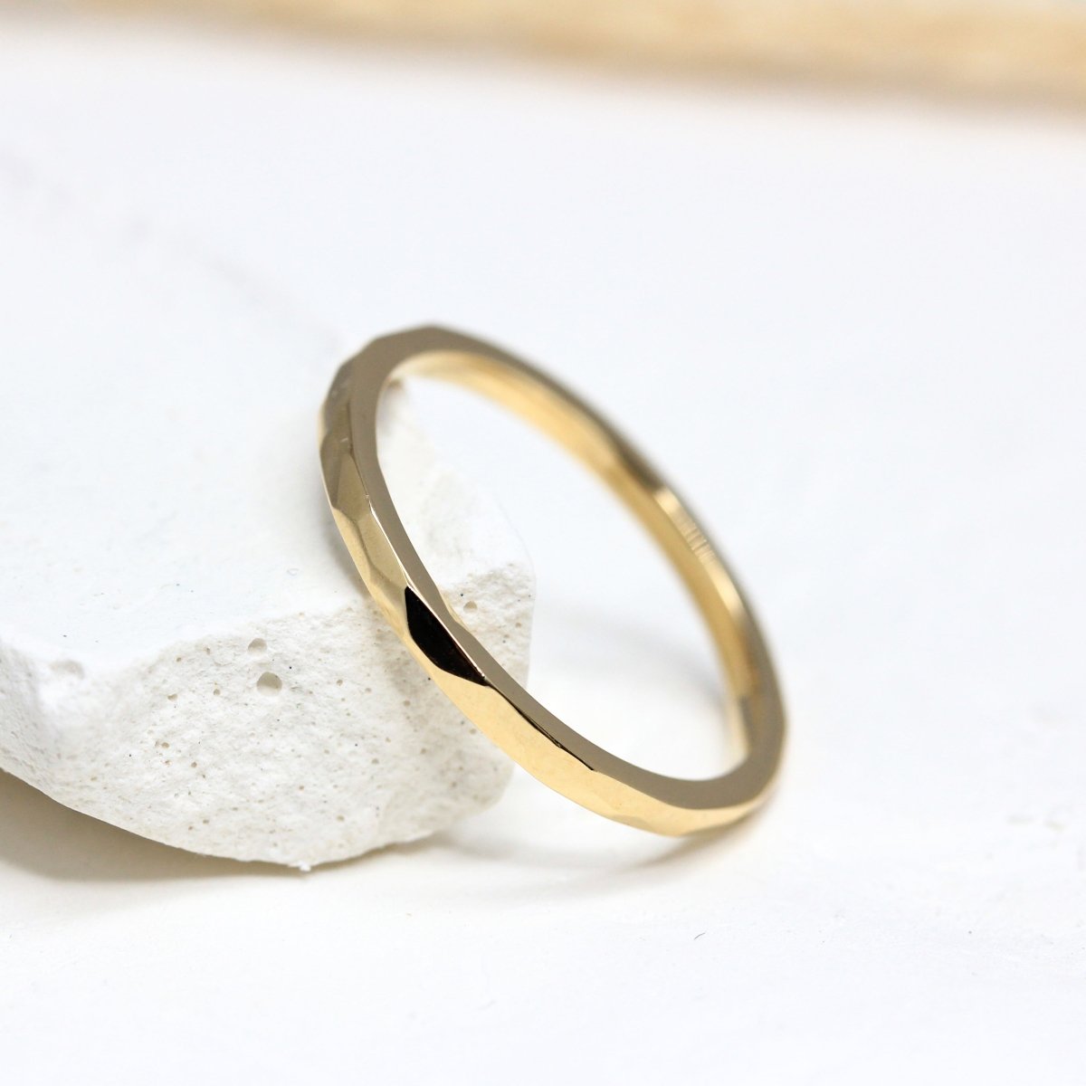 Alliance Isilde - ruban luxe 1,5 mm façonnée en or jaune carats Fairmined à Paris