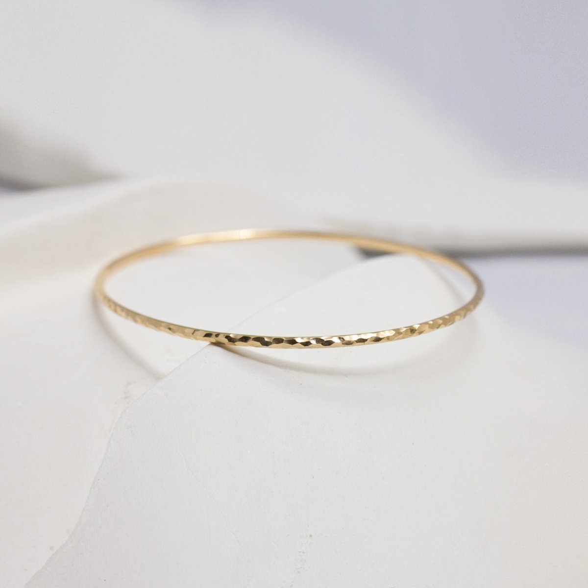 Jonc Sarita réalisée en or rose-champagne 18 carats Fairmined à Paris