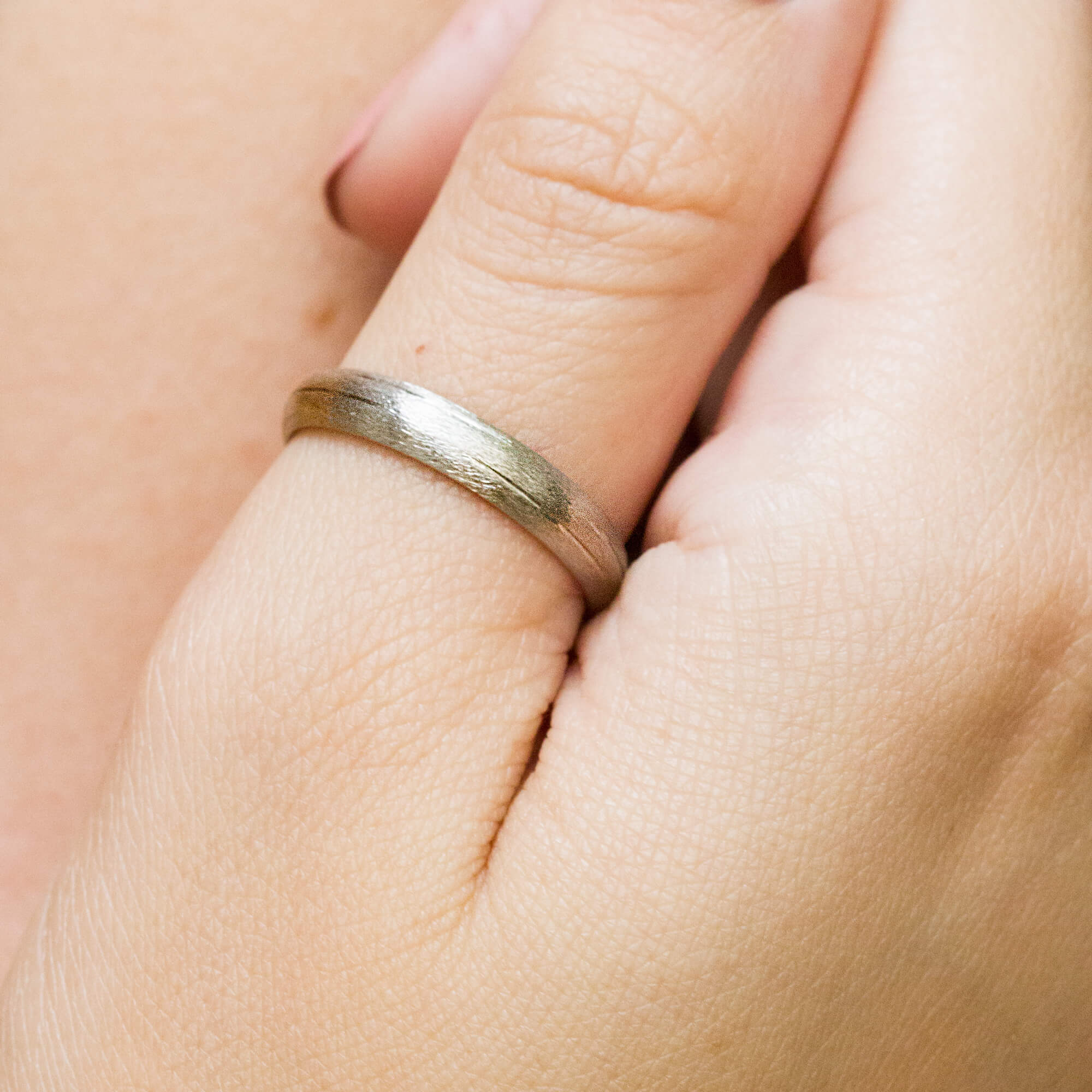 Alliance de mariage en or brossé 18 carats Fairmined