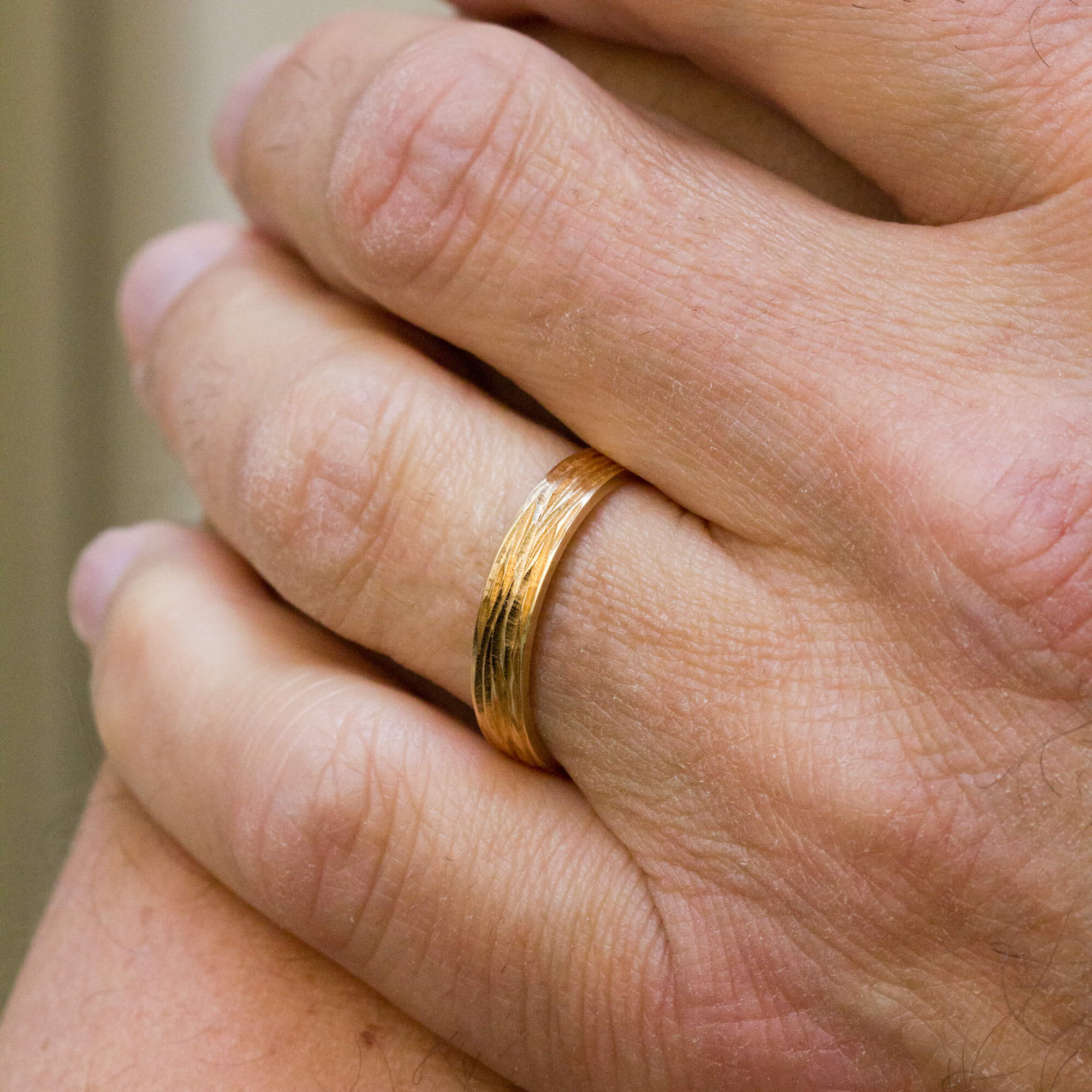 Alliance en or jaune palladié 18 carats Fairmined.