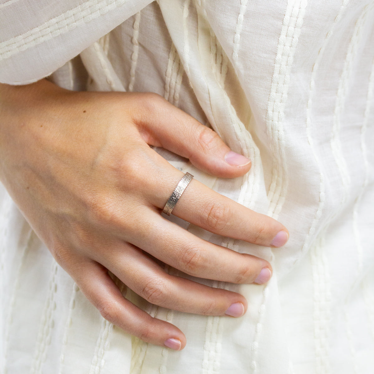 Alliance mariage originale en or jaune 18 carats Fairmined, fabriquée en France