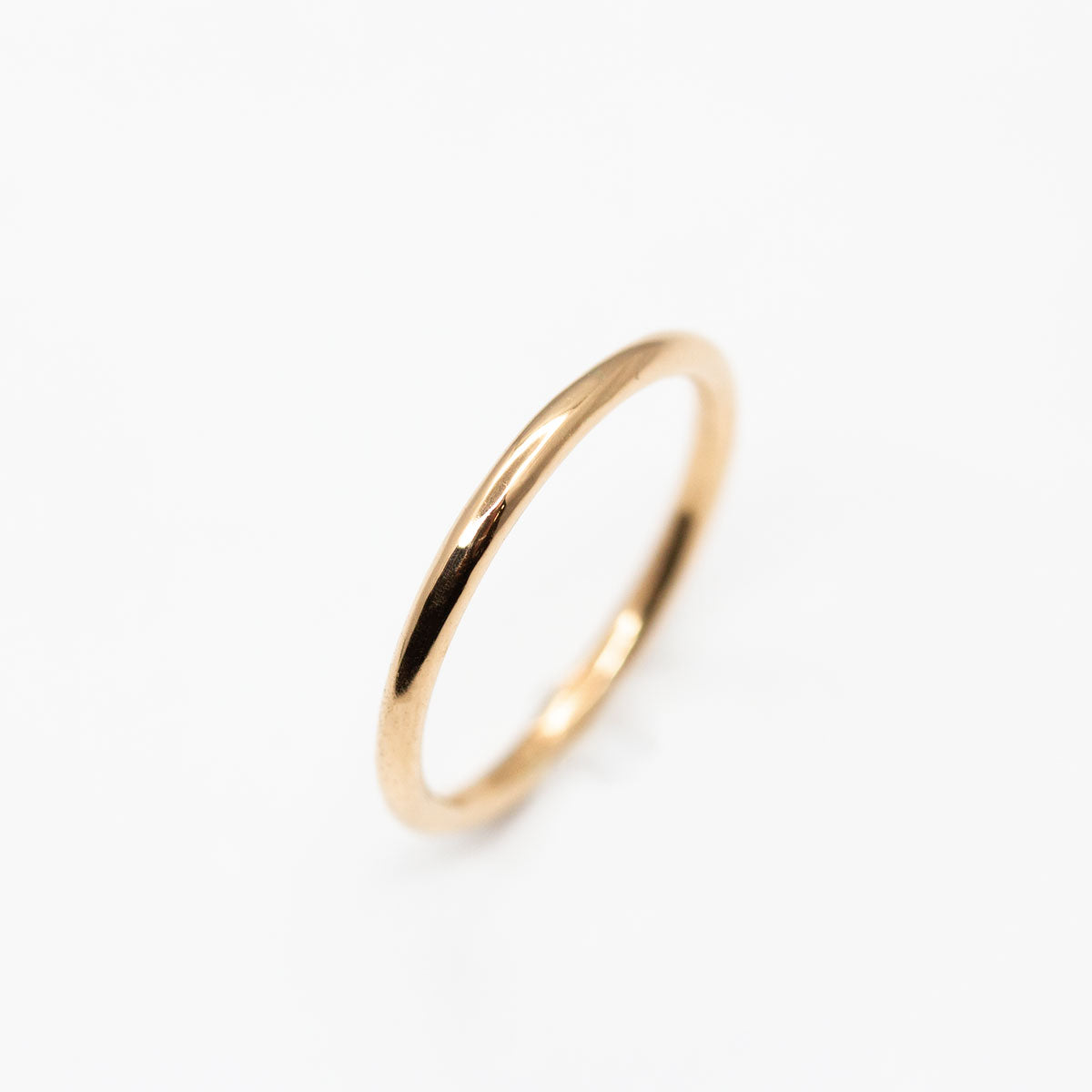 Alliance Ulysse très fine femme jonc 1,5mm, classique et discrète, en or rouge recyclé 18 carats + prime Fairmined réalisée à la main à Paris