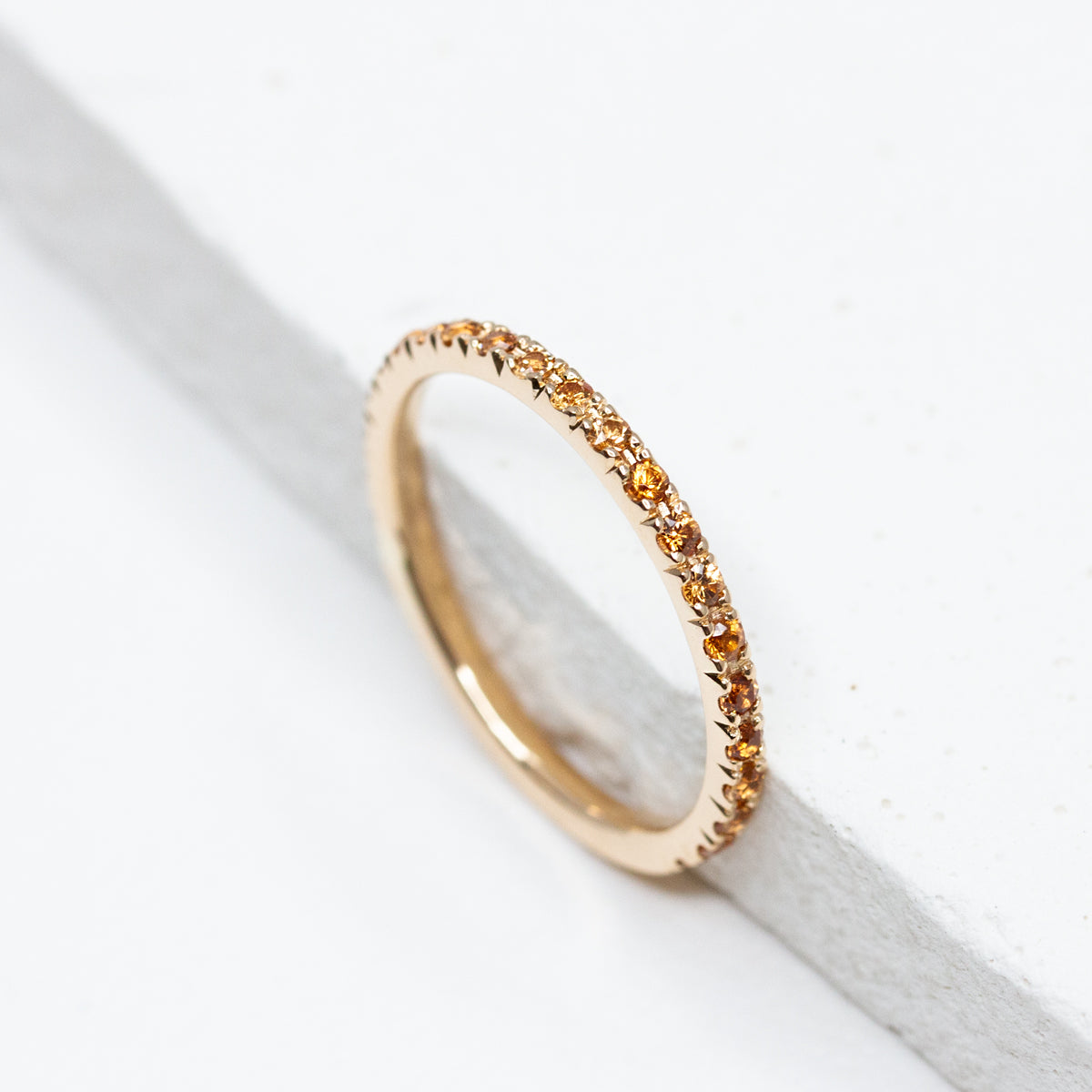 Pièce unique - Alliance pavée Mira 3/4 tour - spessartites oranges