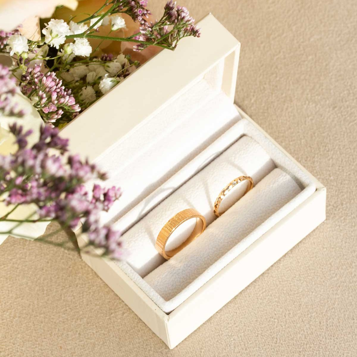 Anneau de mariage ruban demi-jonc ou bombé, quelle forme choisir ?