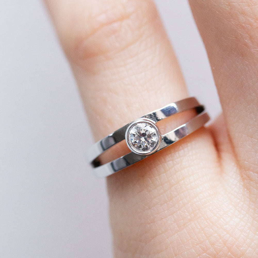 Bague double anneau artisanat Paris.