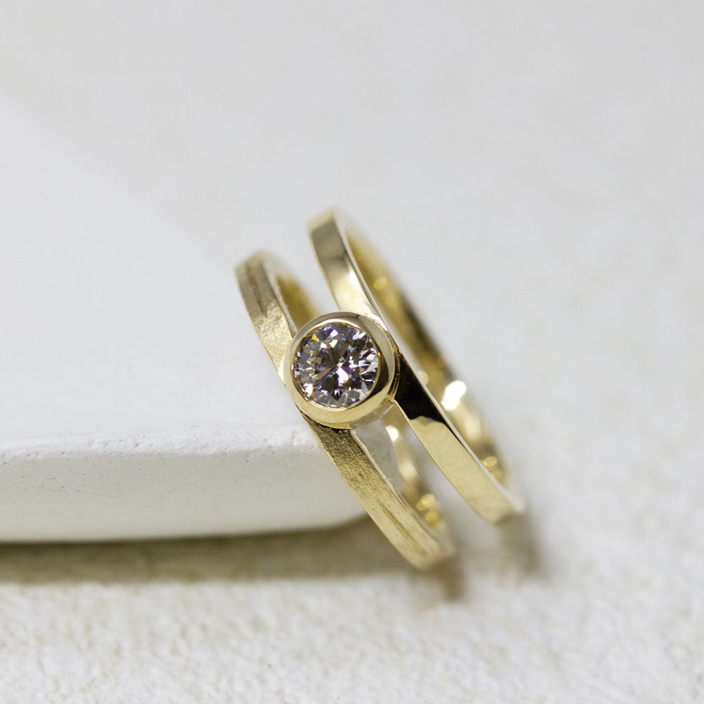 Bague double en or jaune 18 carats Fairmined.