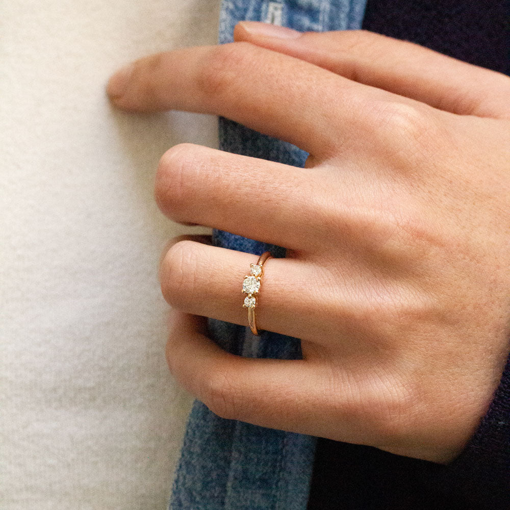 Bague de fiançailles originale en or labellisé Fairmined.