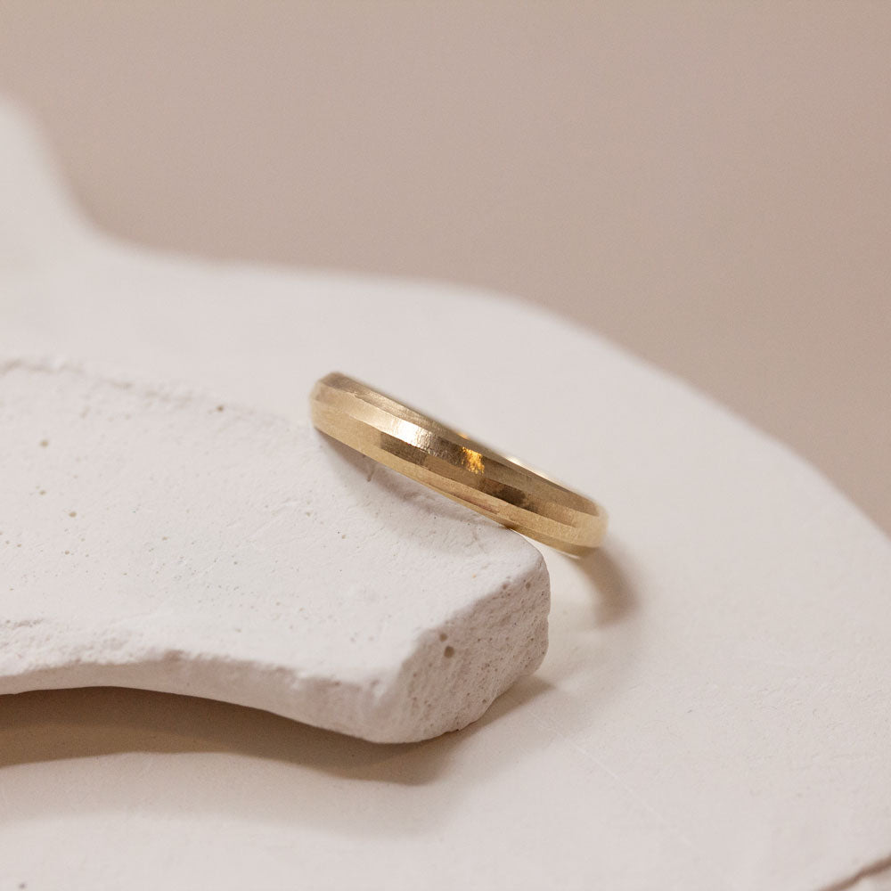 Alliance mixte En Chemin 4mm demi-jonc mariage en or rouge 18 carats Fairmined.