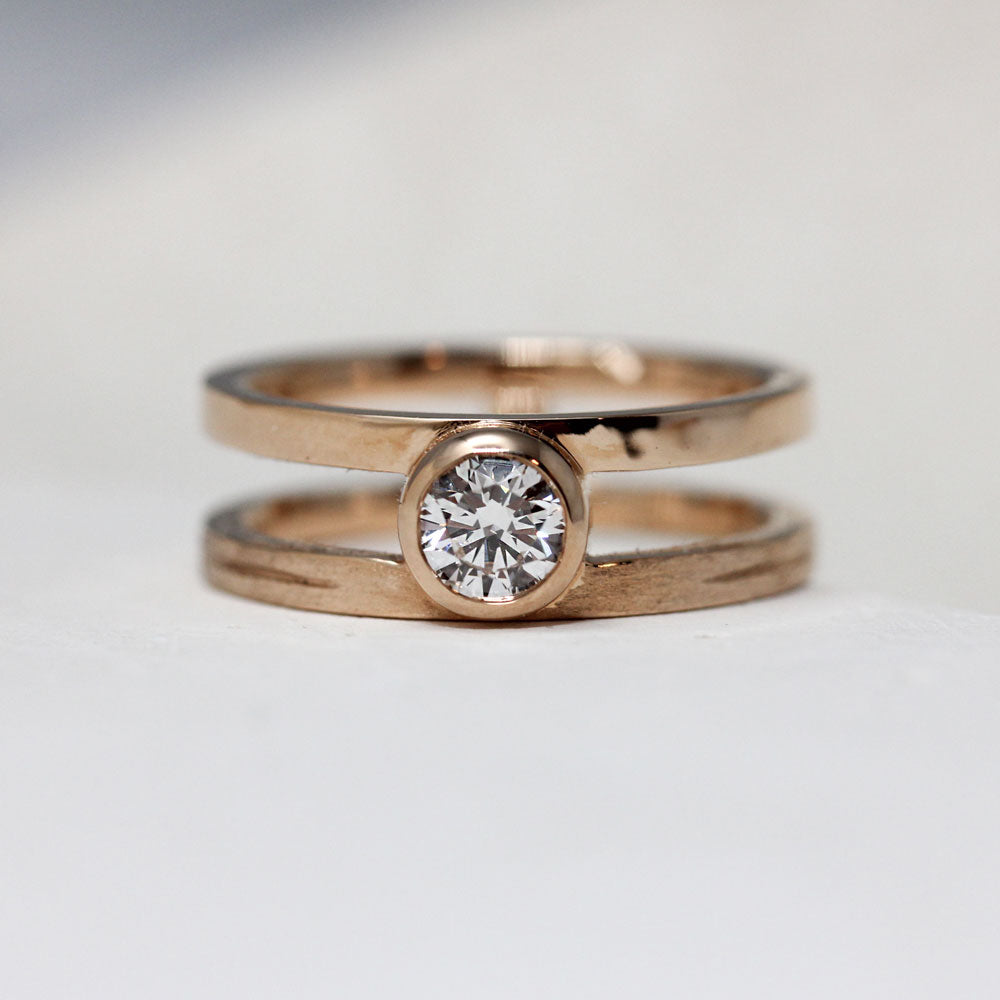 Bague double anneau en or rouge made in France.