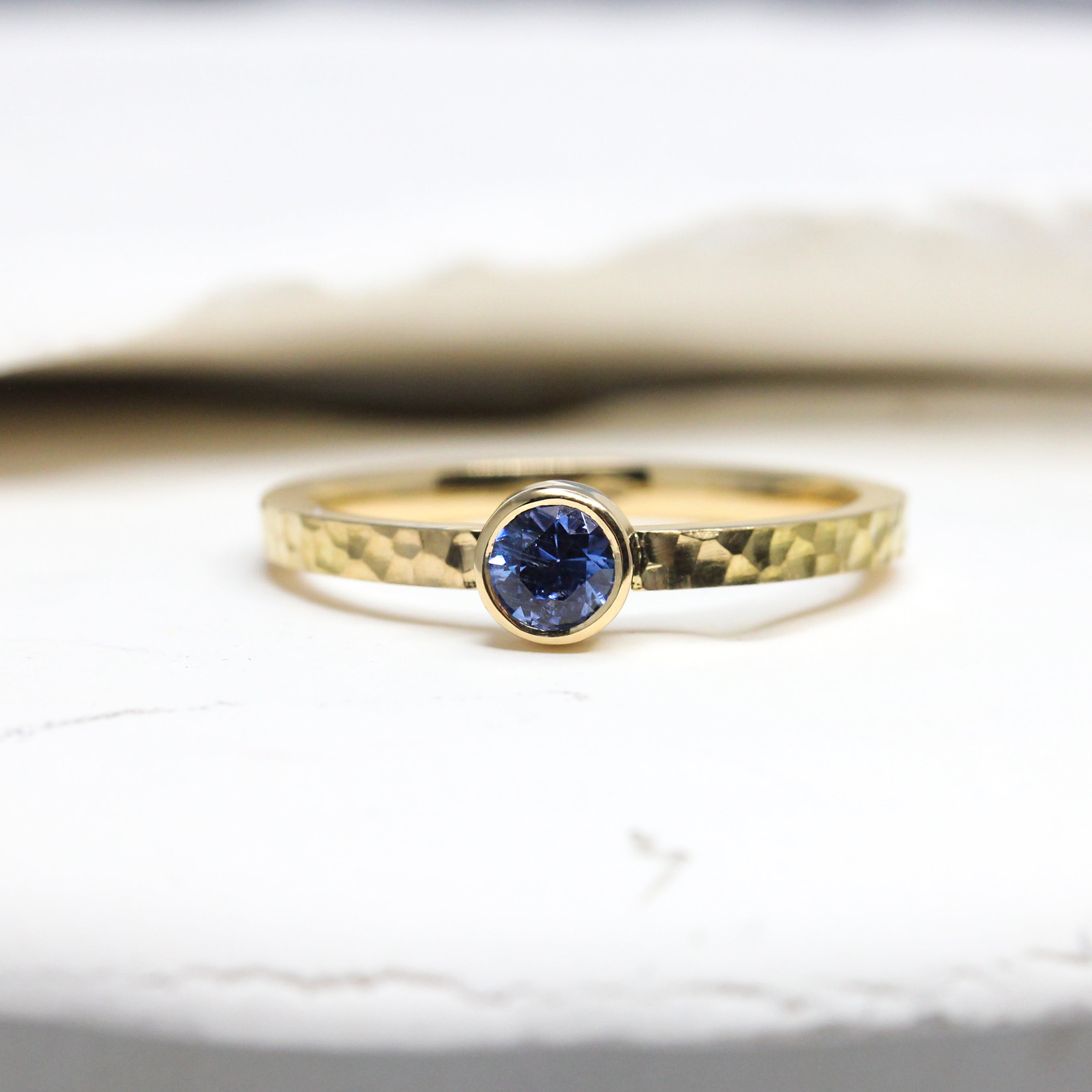 Bague Solférine personnalisée texture pour union mariage alliance en or éthique responsable joaillerie atelier Paris Lyon