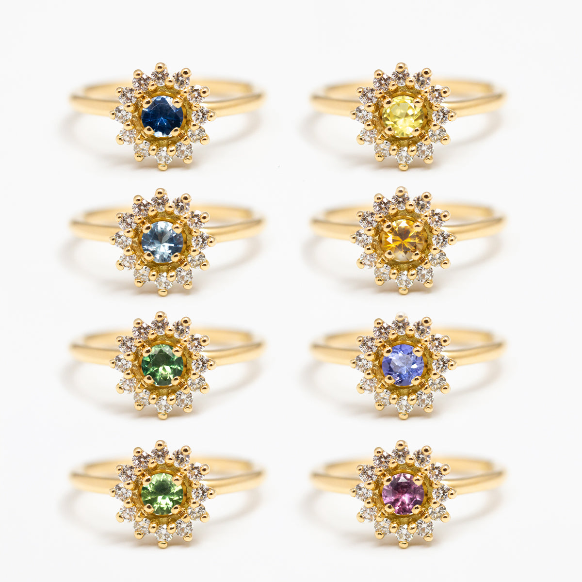Bague de fiançailles Marguerite personnalisable, sertie d'un saphir tracé et éthique certifié Fair Trade au choix, fabriquée en or recyclé ou Fairmined
Création sur-mesure imaginée en atelier à Paris et Lyon