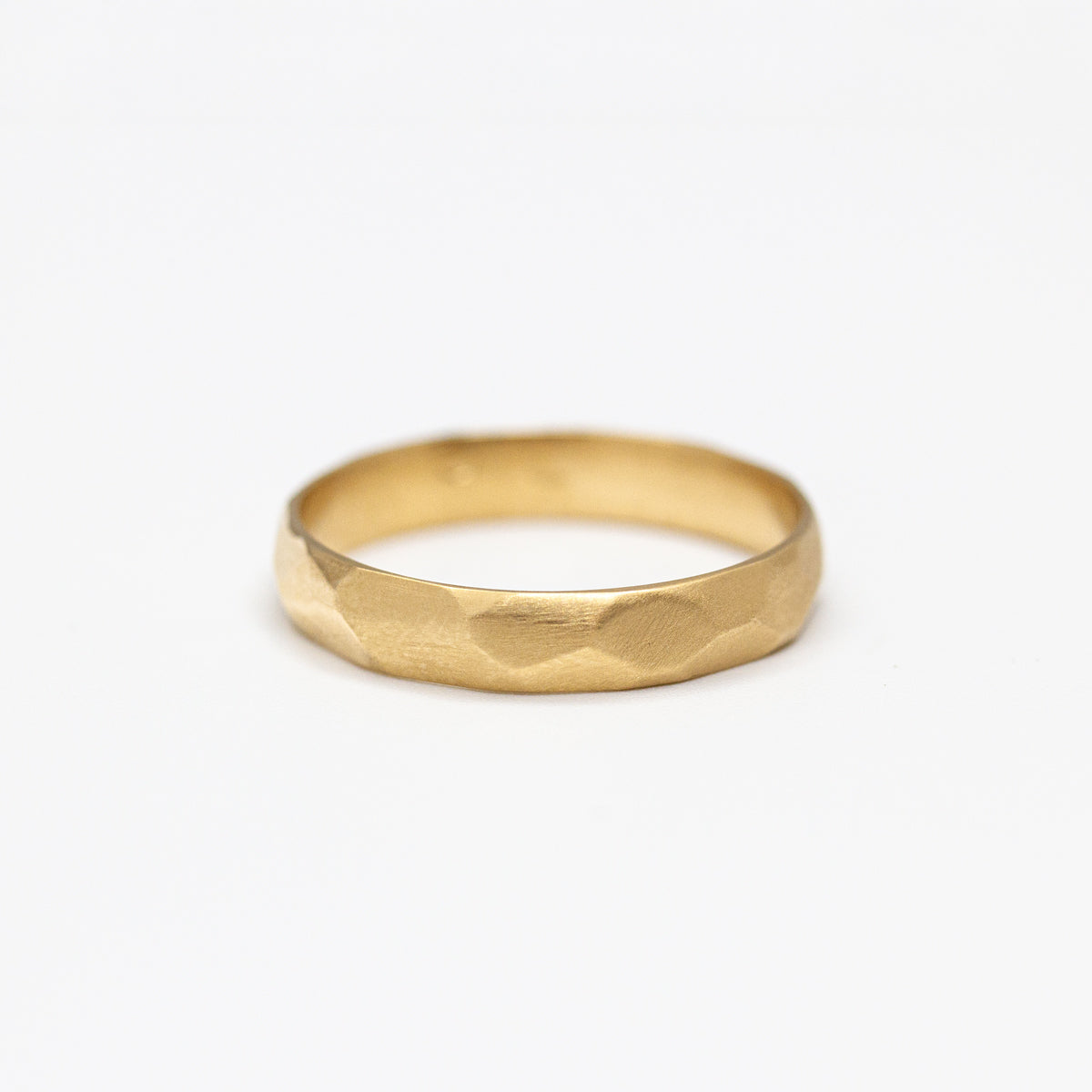 Alliance Nisma - ruban 4 mm réalisée en or rouge 18 carats Fairmined à Paris