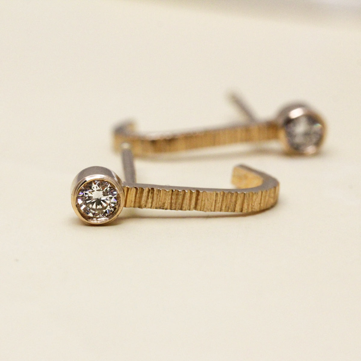 Boucles d'oreille Jacquie Isandre - diamant 2,5 mm