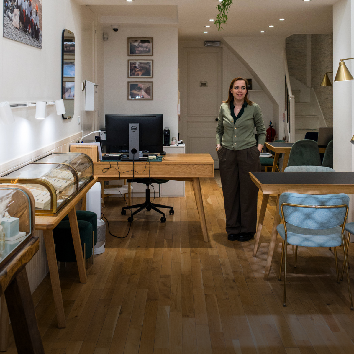 Rendez-vous de joaillerie à Lyon chez Paulette à Bicyclette 
Choix et essayage de bijoux de mariage, fiançailles et sur-mesure