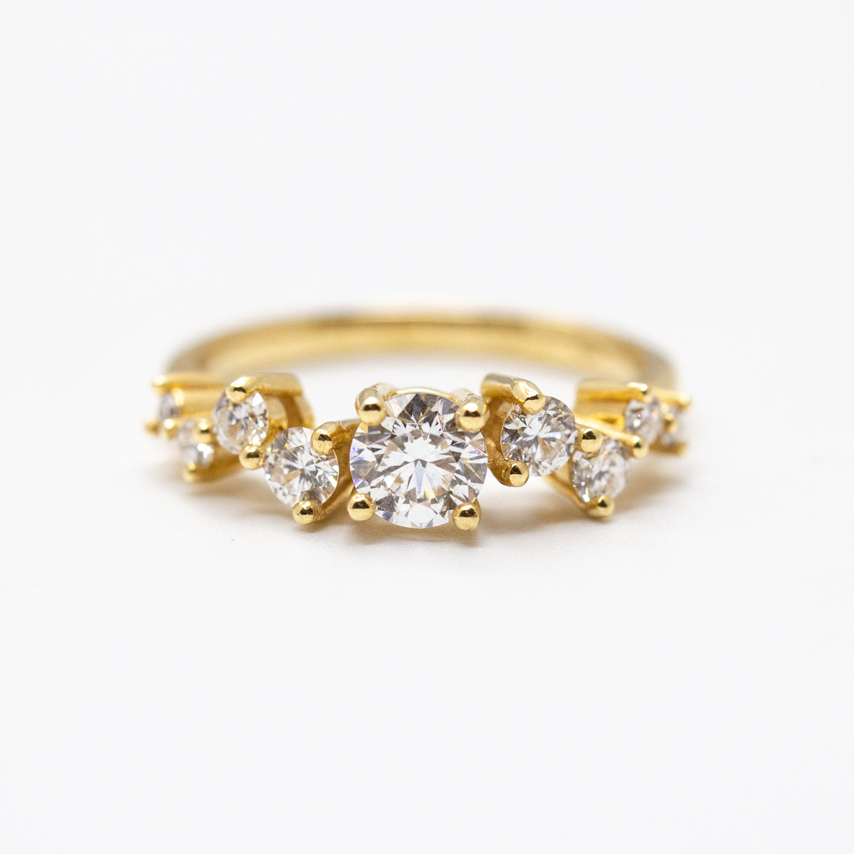 Céleste XL bague de fiançailles éthique femme en or jaune 18 carats et diamants de synthèse
Artisan joaillier à Paris et Lyon