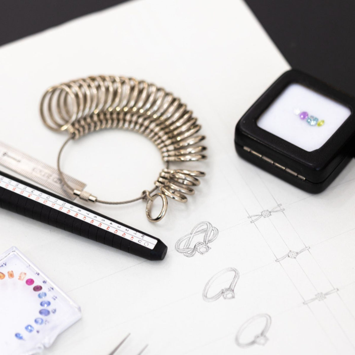 Créez mon bijou sur mesure sur rendez-vous à Paris, Lyon et en visio
Joaillerie éthique et fabrication artisanale