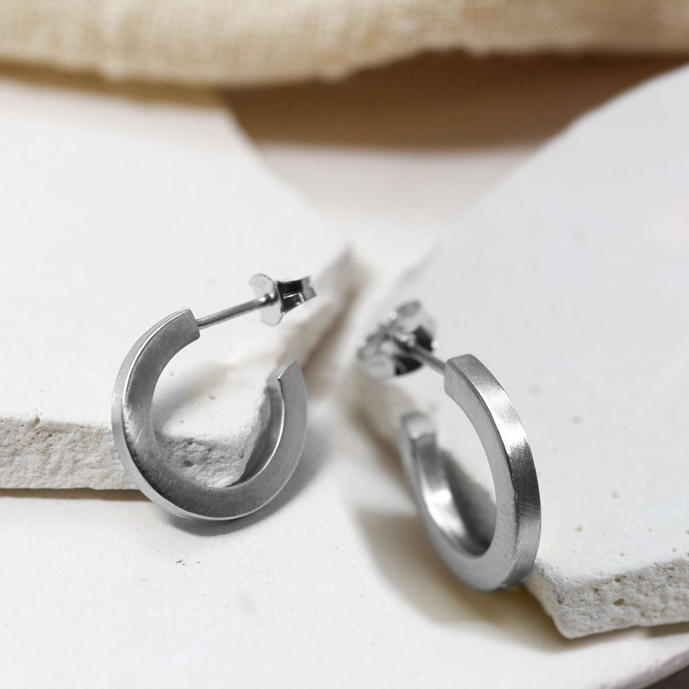 Créoles en or blanc éthique Fairmined.