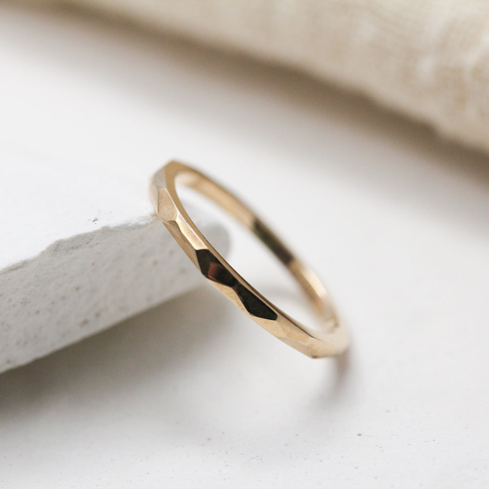 Alliance Isilde - ruban luxe 1,5 mm façonnée en or jaune carats Fairmined à Paris