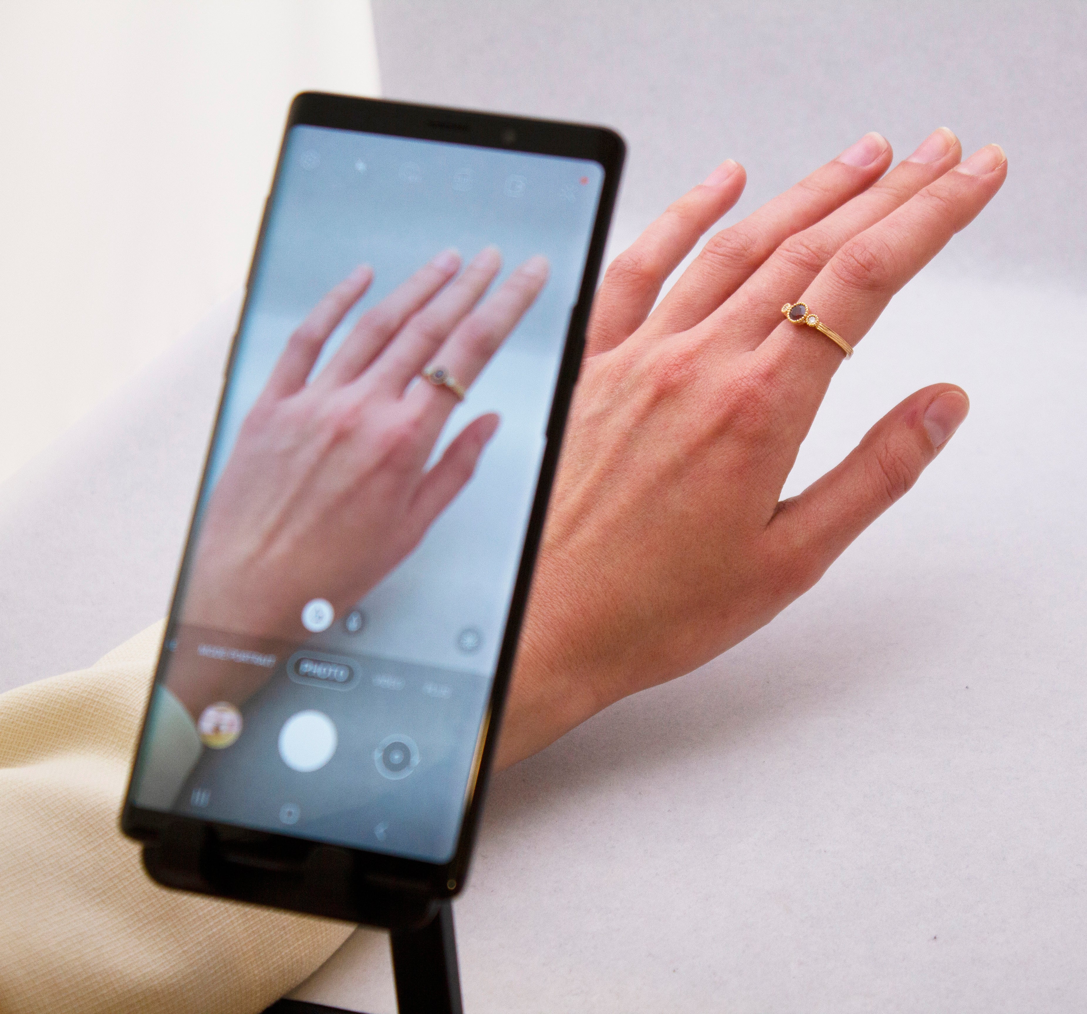 Bijoux éthiques en or Fairmined, fabriqués à Paris dans notre atelier de joaillerie éthique par les artisans de Paulette à Bicyclette