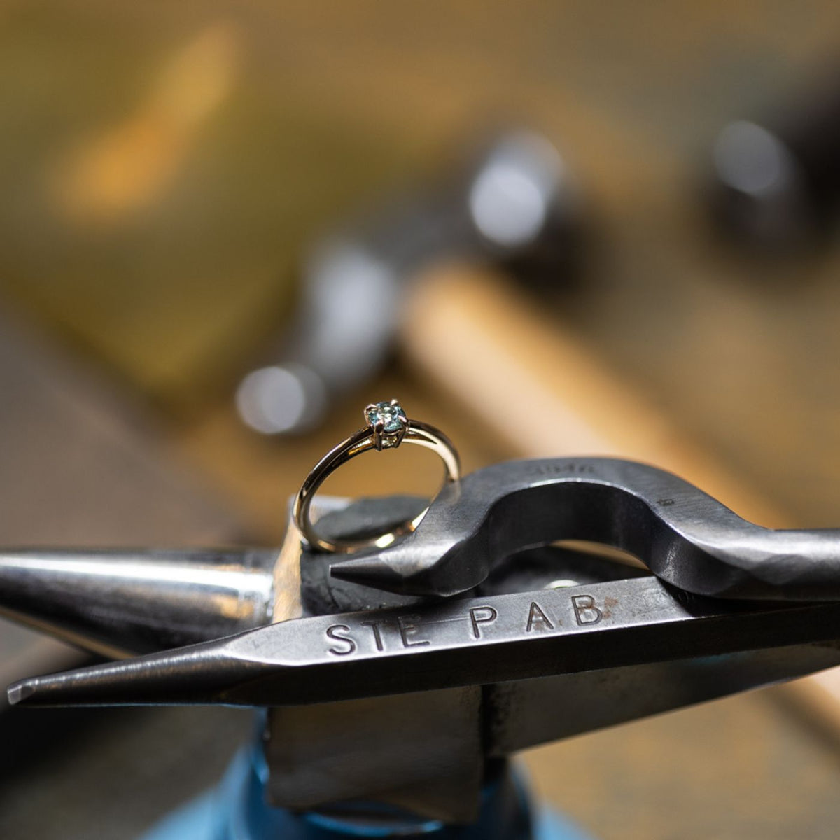 Artisan joaillerie et atelier de réparation de bijoux
Rendez-vous SAV bijoux à Paris