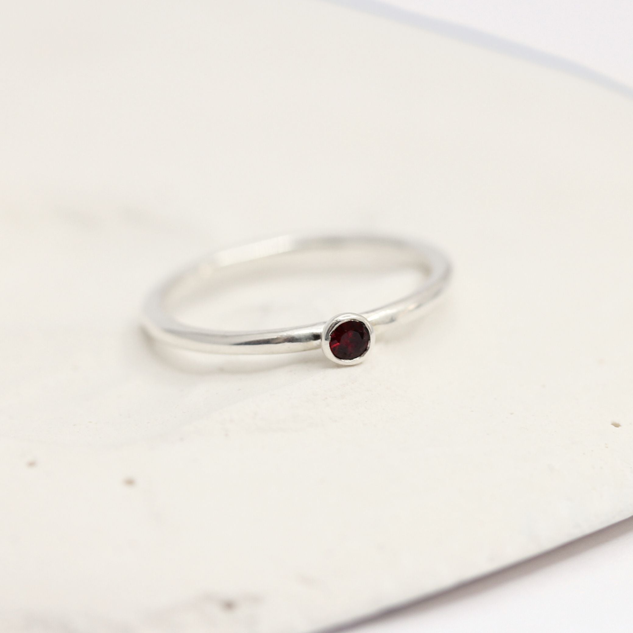 Bague en argent éthique & rubis - Ventes privées | Joaillerie artisanale