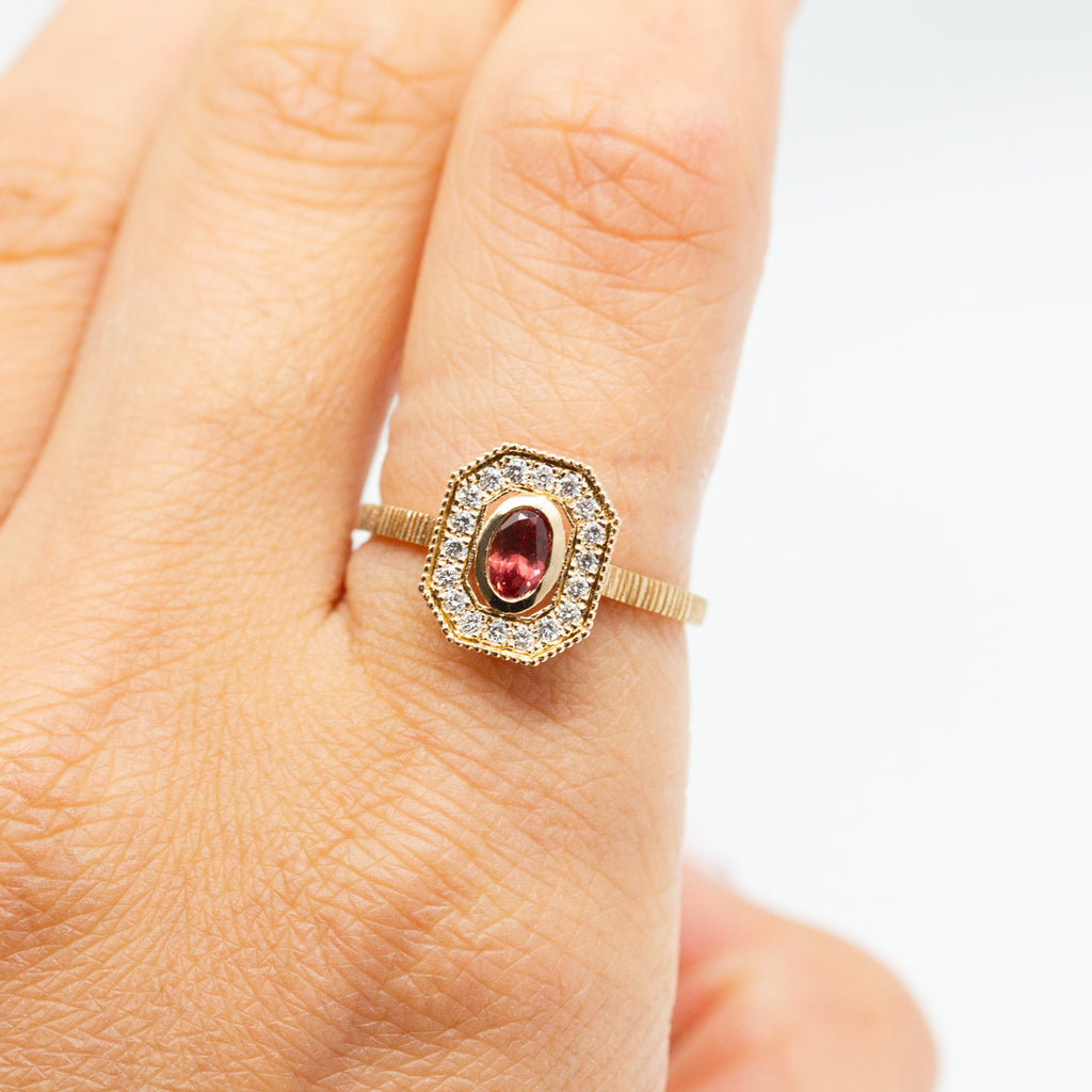 Pièce unique - Bague Art Déco - saphir rouge et diamants