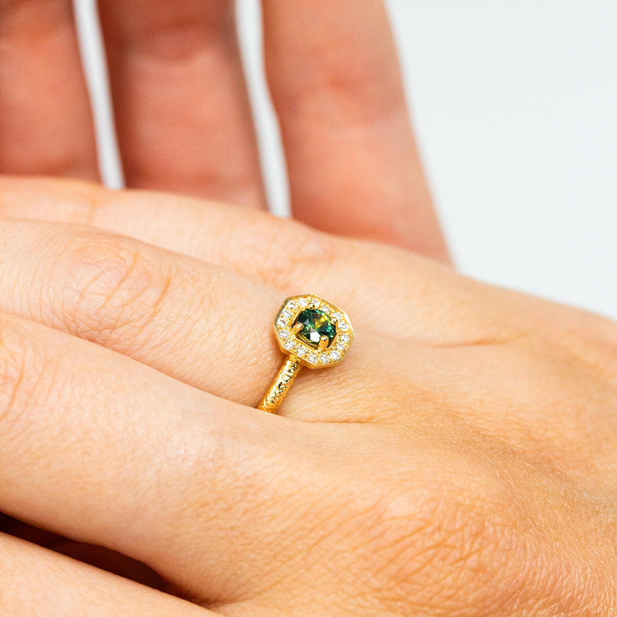 Pièce unique - Bague Léone - saphir Teal kaléidoscope et diamants