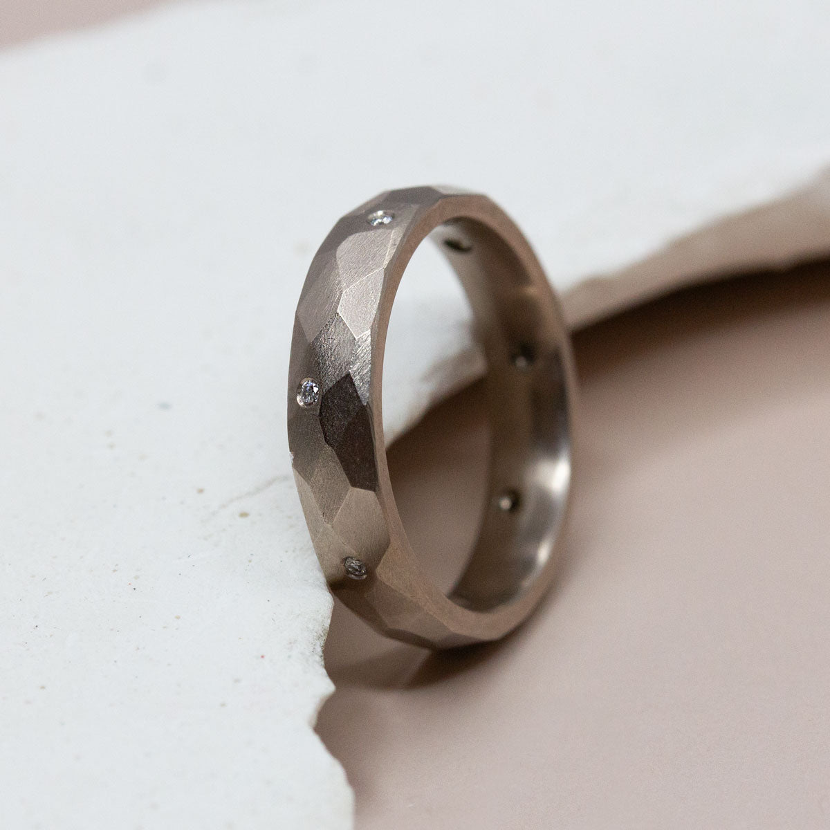 Pièce unique - Alliance Nisma empierrée - ruban luxe 4 mm