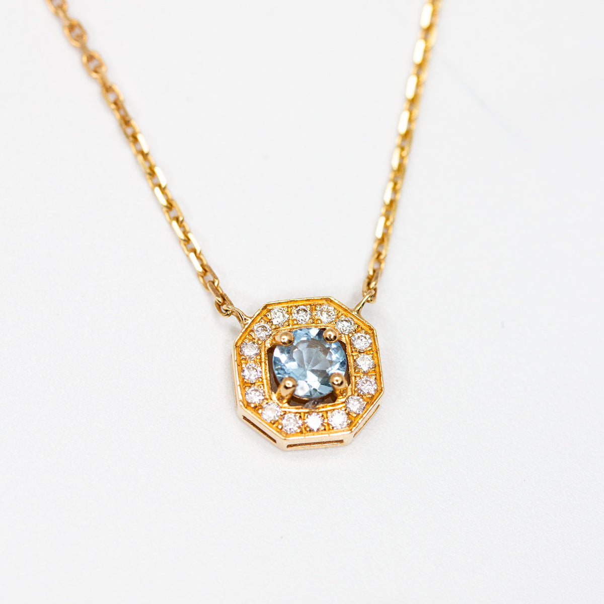 Collier Léone pavée d'aigue-marine et diamants en or jaune éthique 18 carats | Joaillerie artisanale made in France
