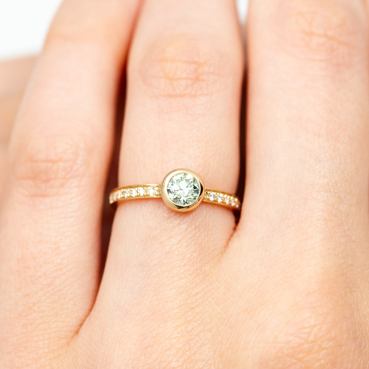 Pièce unique - Bague Solférine pavée - diamant Fancy Intense Green