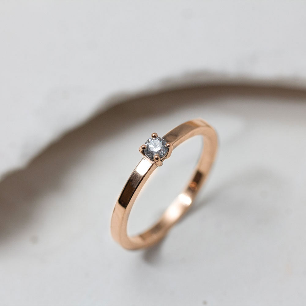 Solitaire en or rouge Fairmined 18 carats.