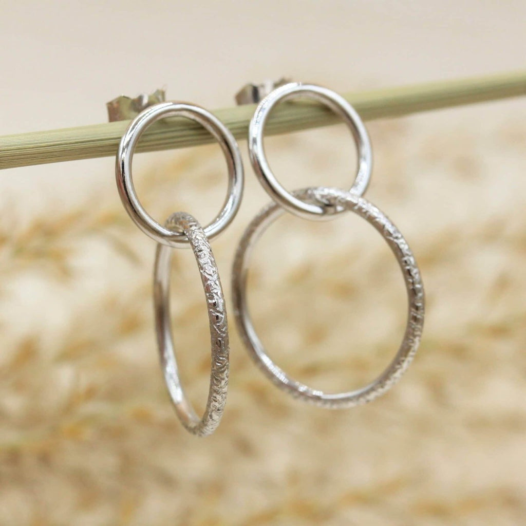 Boucles d'oreille Cercle duo Rosa réalisées en or blanc 18 carats Fairmined à Paris