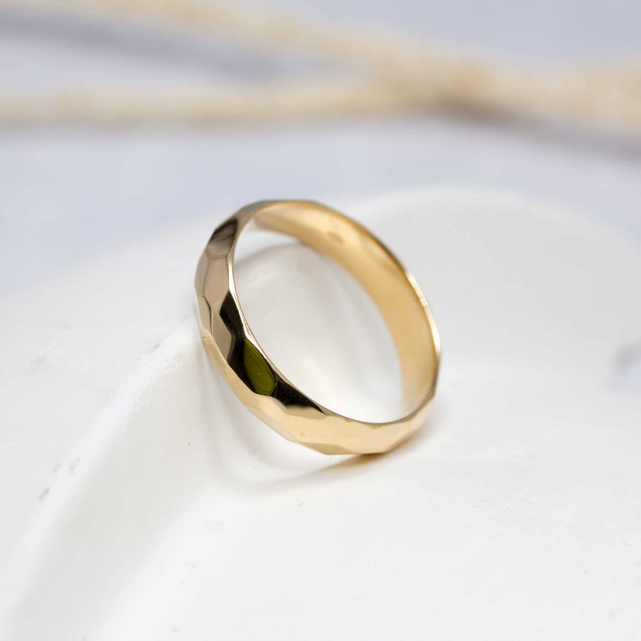 Alliance Isilde - bombée 5 mm réalisée en or rose-champagne 18 carats Fairmined à Paris