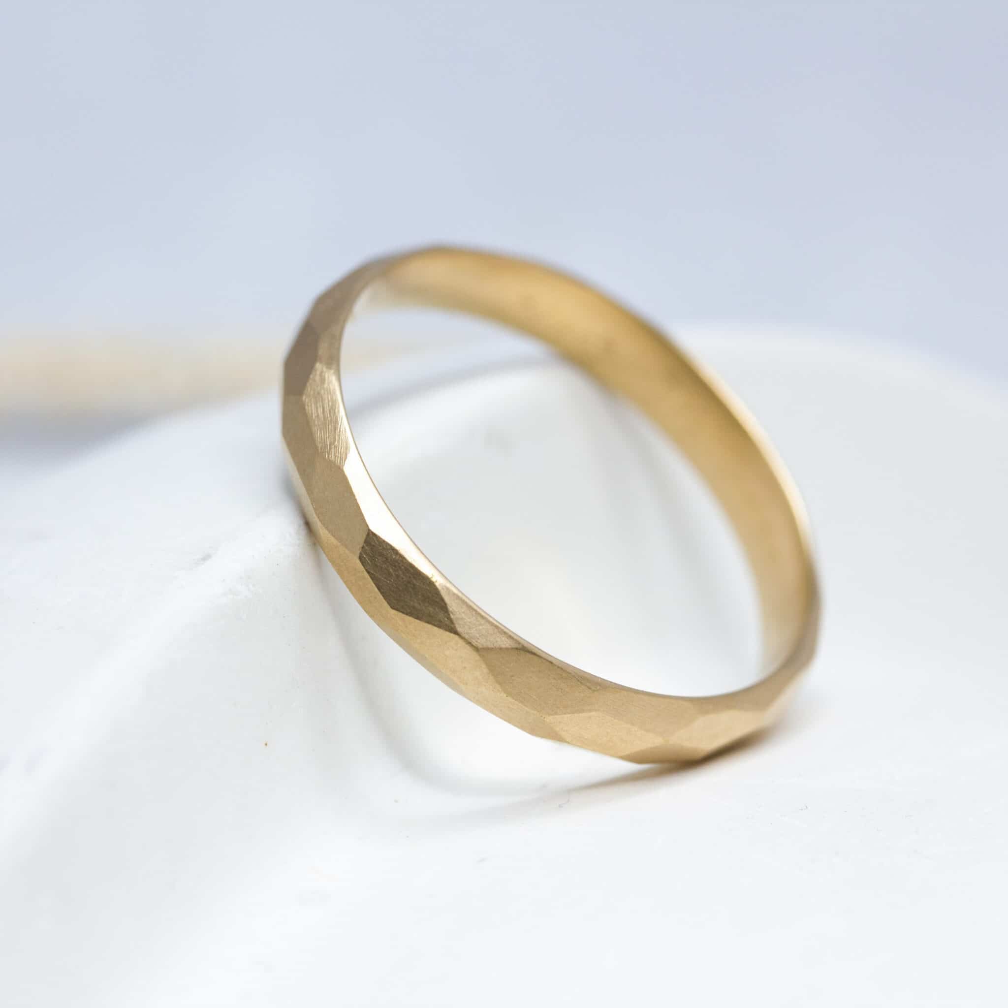 Alliance Nisma - bombée 4 mm réalisée en or rose-champagne 18 carats Fairmined à Paris