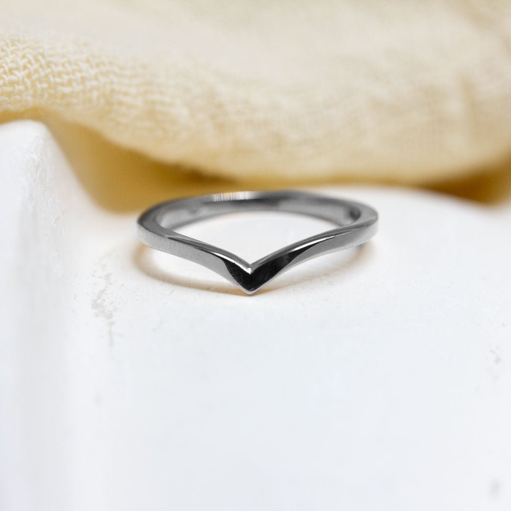 Bague en or gris palladié éthique et responsable.