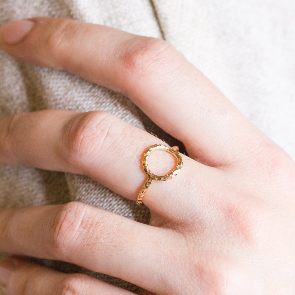 Bague originale femme Cercle Sarita joaillerie éthique