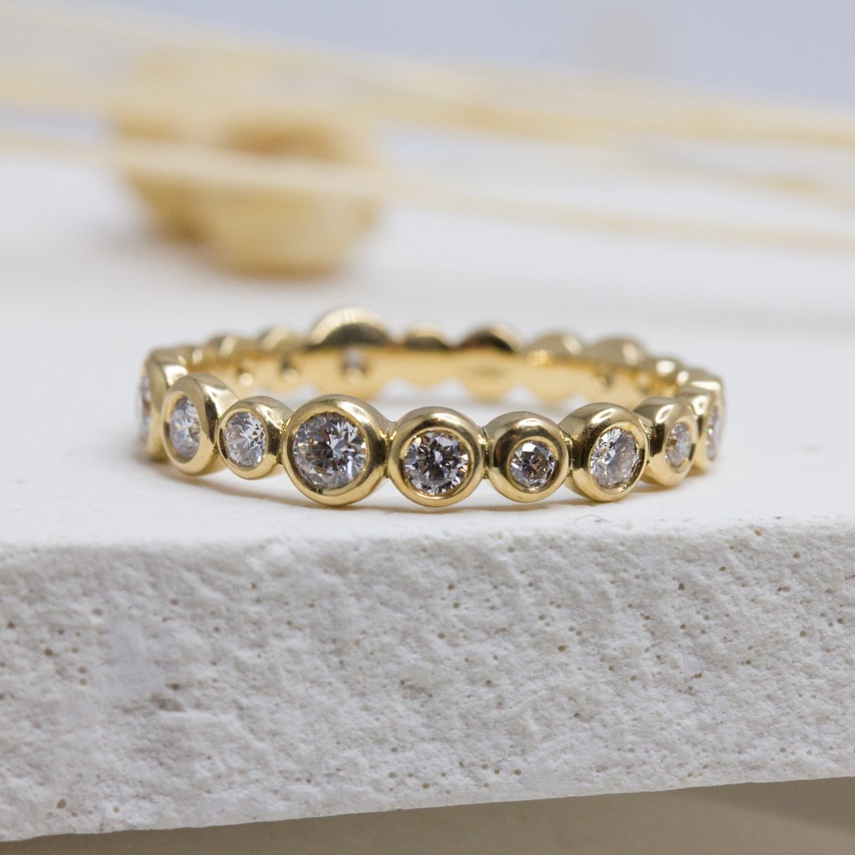 Bague en or rose éthique Fairminedet diamants de synthèse.